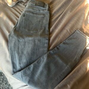 Levi 311 great shaping skinny jean
